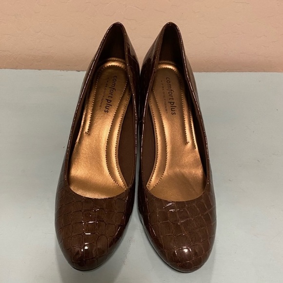 Comfort Plus by Predictions Brown Heels